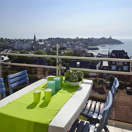 Sea View, St Quay Portrieux דירה *